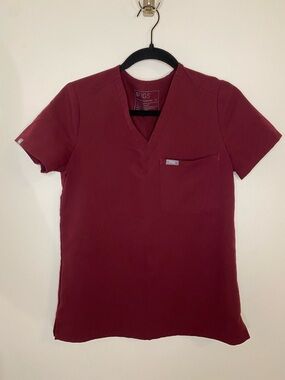 Figs Women's Catarina One-Pocket Scrub Top Burgundy XS